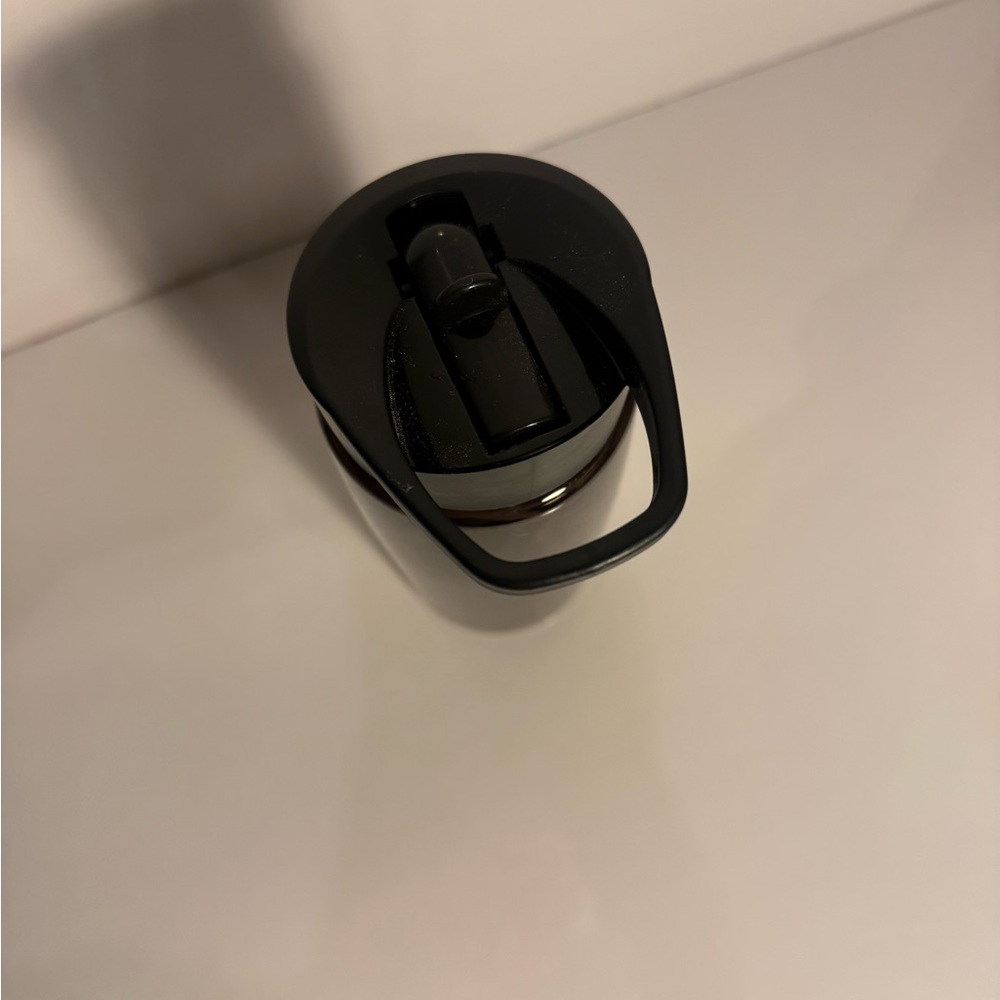 oakley water bottle - Picture 3 of 4